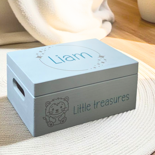 Personalisierte Erinnerungsbox aus Holz – Handbemalt & Mit Namen Veredelt | Geschenk für Geburt & Taufe | Élégance SchriftArt