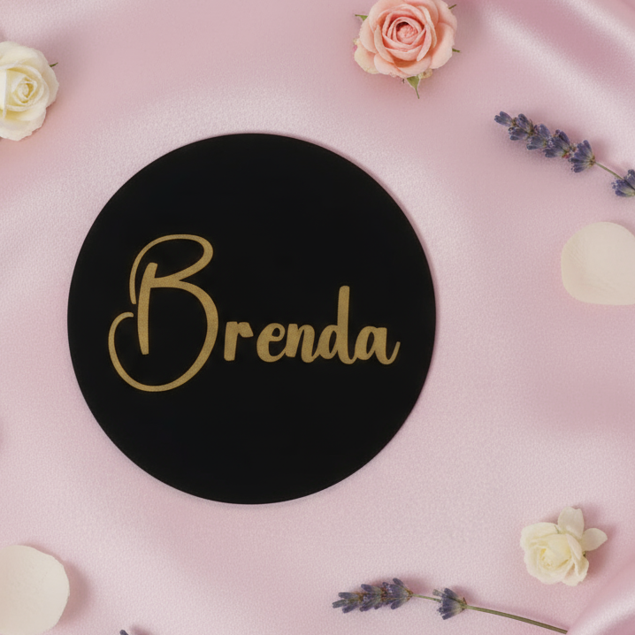 Vinyl Sticker mit Namen – personalisiert & selbstklebend