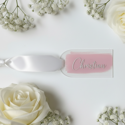 Acryl Namensschilder Hochzeit mit Band in Silver, Rosa.